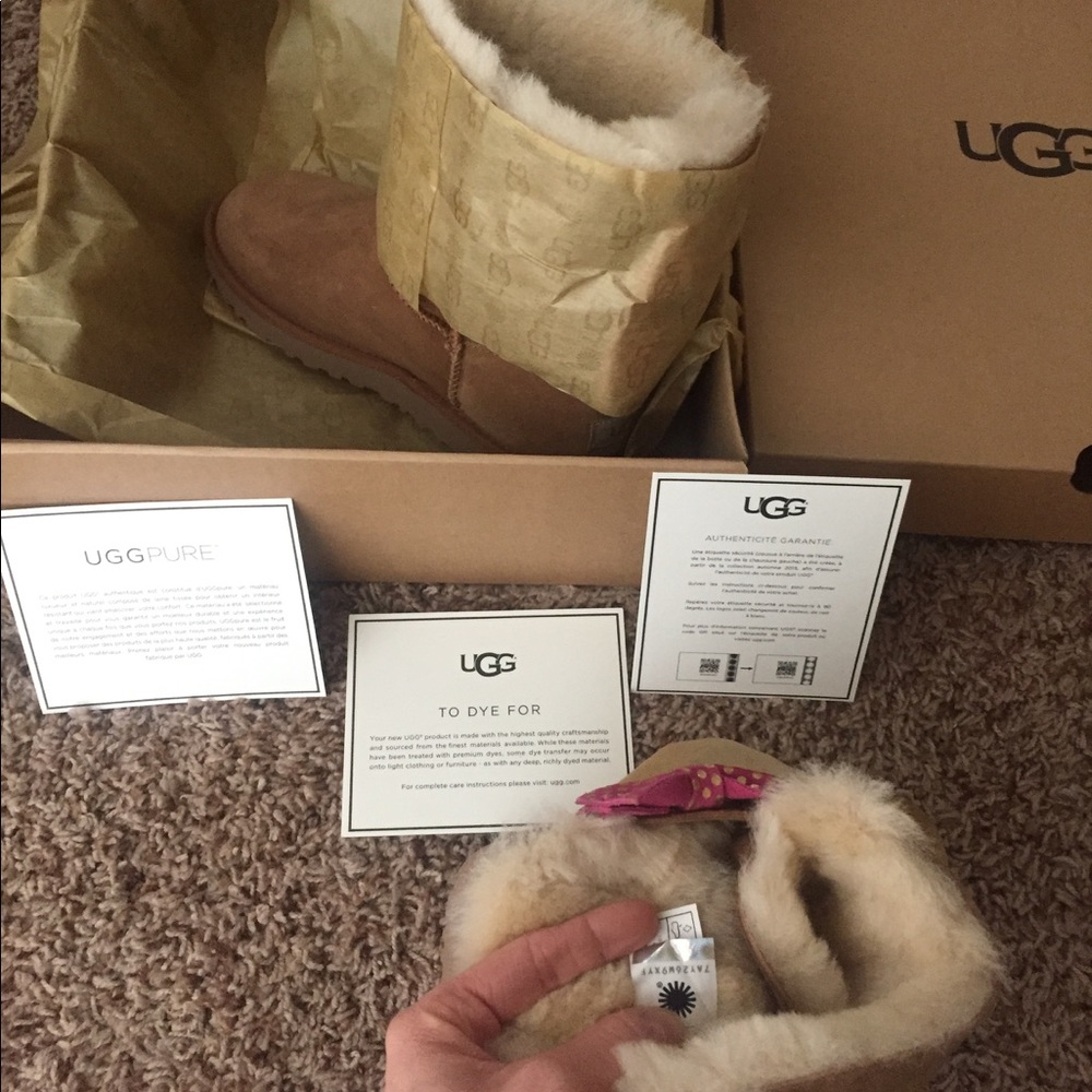 UGG Size 3 (last pair) - Picture 2 of 8